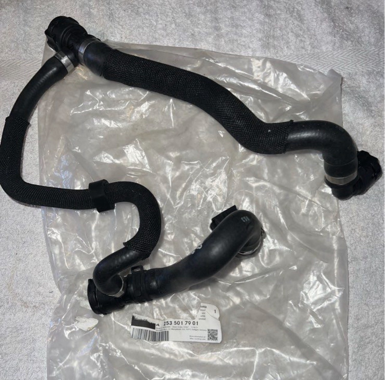 Durite de refroidissement radiateur Mercedes GLC et Classe E A2535017901 neuve