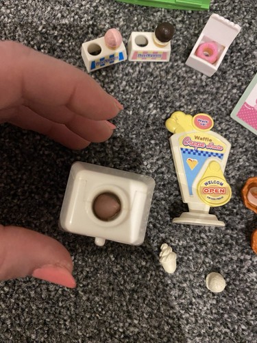 Mini Sylvanian Families Toy Ice Cream Machine, Accessories With Working Parts - Picture 4 of 12