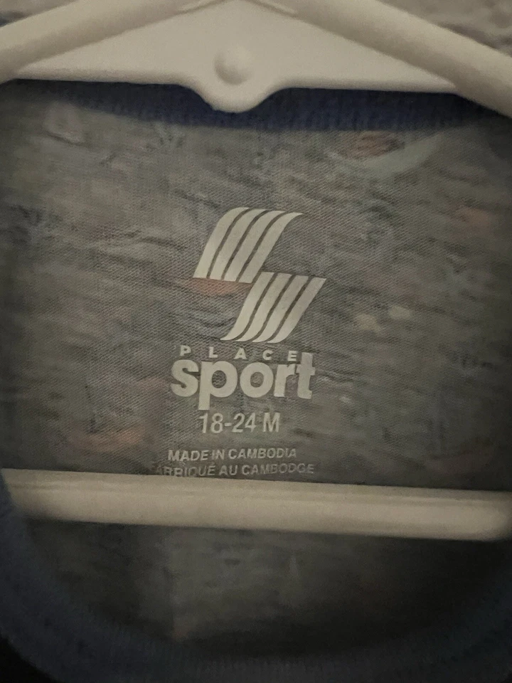 Paquete de 2 tanques The Childrens Place Sports azul y verde algodón/poliéster bebé 18-24M Foto 3 de 4