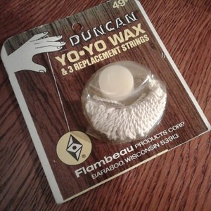 DUNCAN YO-YO WAX & 3 REPLACEMENT STRINGS SEALED ON CARD NO. 3063  U.S.A.