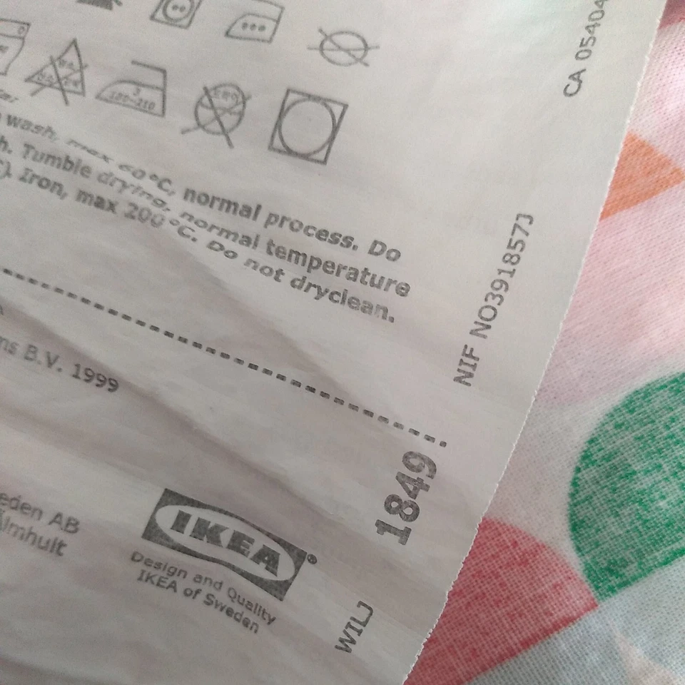 Ikea SOMMAR 2 Fundas de Almohada Multicolor Rojo/Amarillo Foto 2 de 4