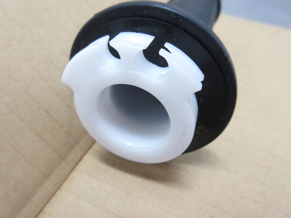 Yamaha RD350YPVS RZ350 Throttle Grip OEM Rubber Cover 31A-26242-00 36Y-26243-00 Foto 3 de 4