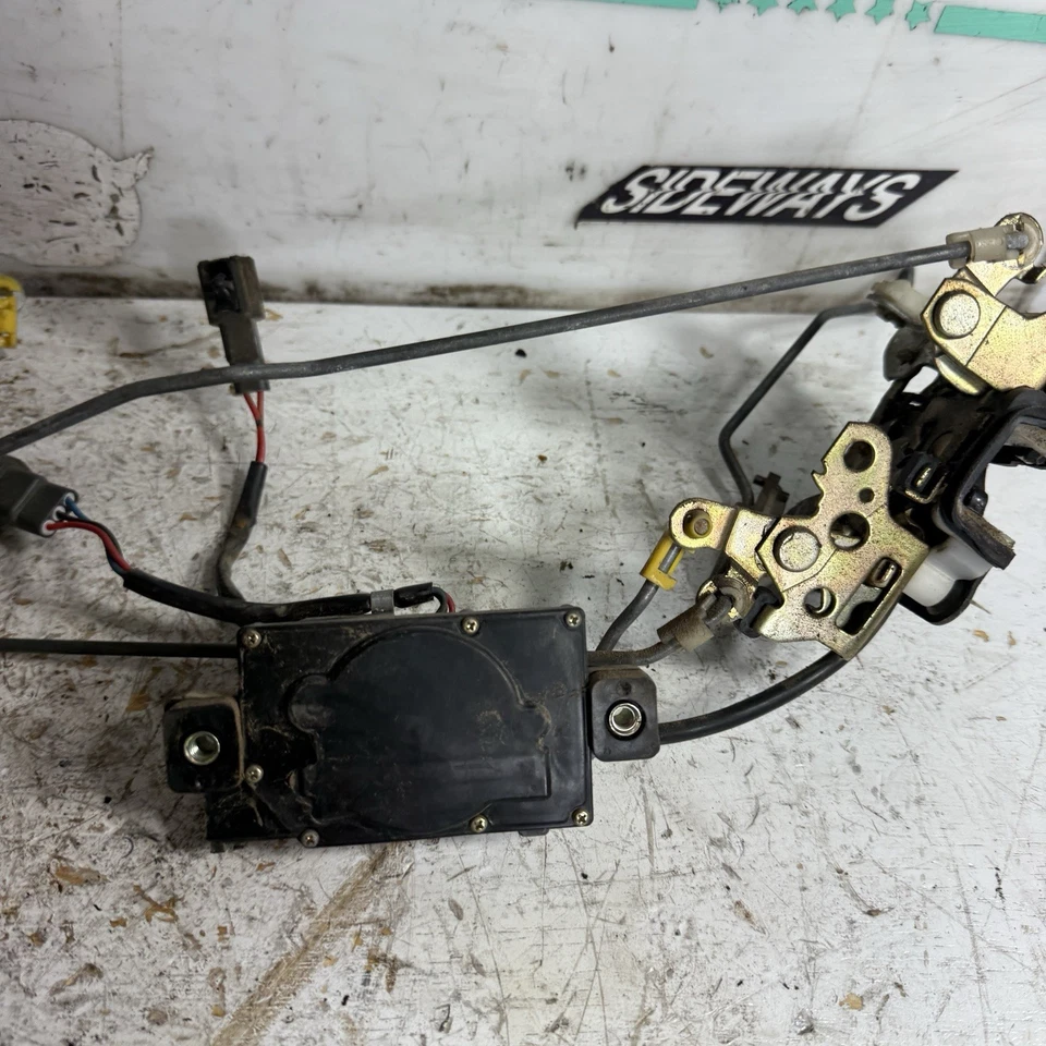 89-94 Nissan 240sx Right Door Latch, Handle, & Lock Assembly w/ Rods S13 - Image 2 of 4