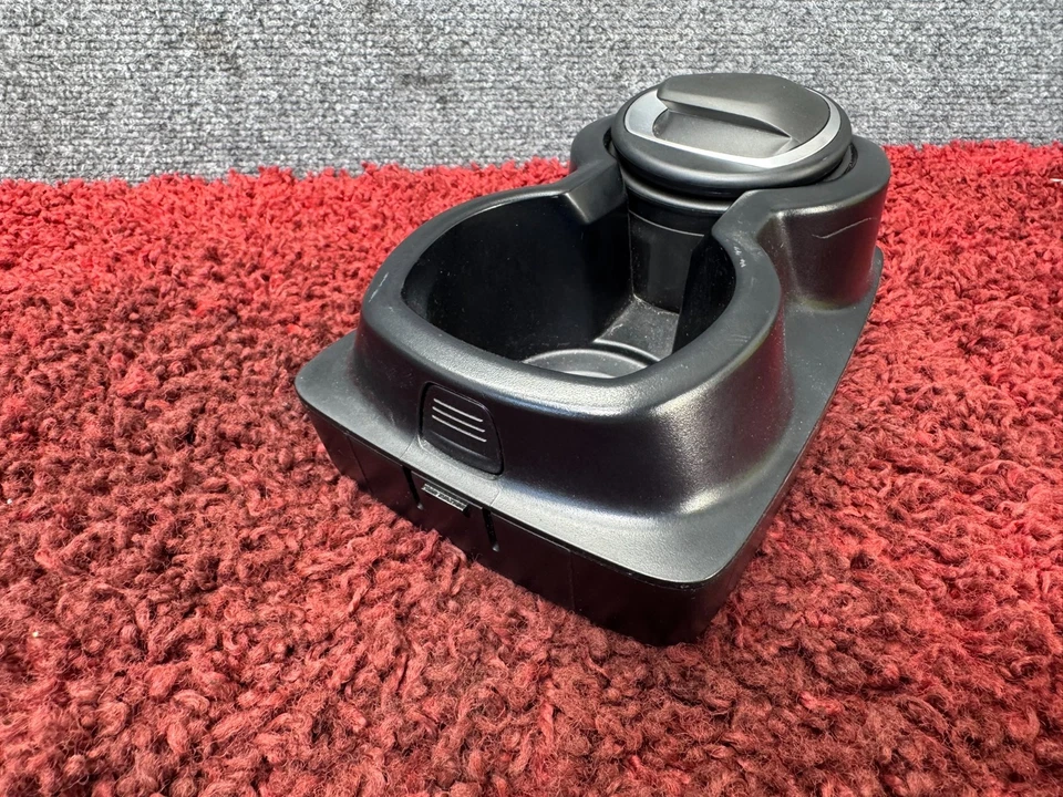 Portavasos consola central trasera BMW 2014-2021 F22 F23 OEM 28K Foto 2 de 4