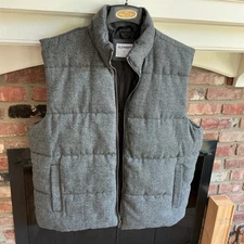 Old Navy Men’s Vest Quilted Gray Herringbone Size XL