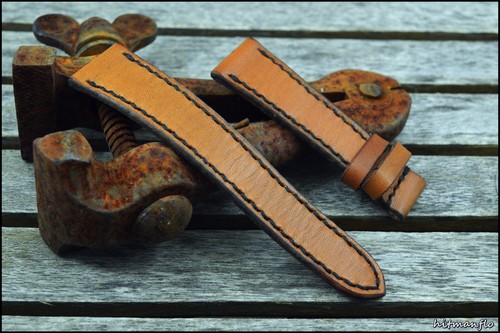 Bracelet De Montre Cuir 'Ammo Suisse' 20mm - Tampon N°04 - Fil Cuir Caramel - Fait Main