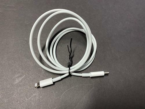 Apple Genuine - 3.3' Type C-to-Lightning Charging Cable - White - MK0X2AM/A - Picture 3 of 4