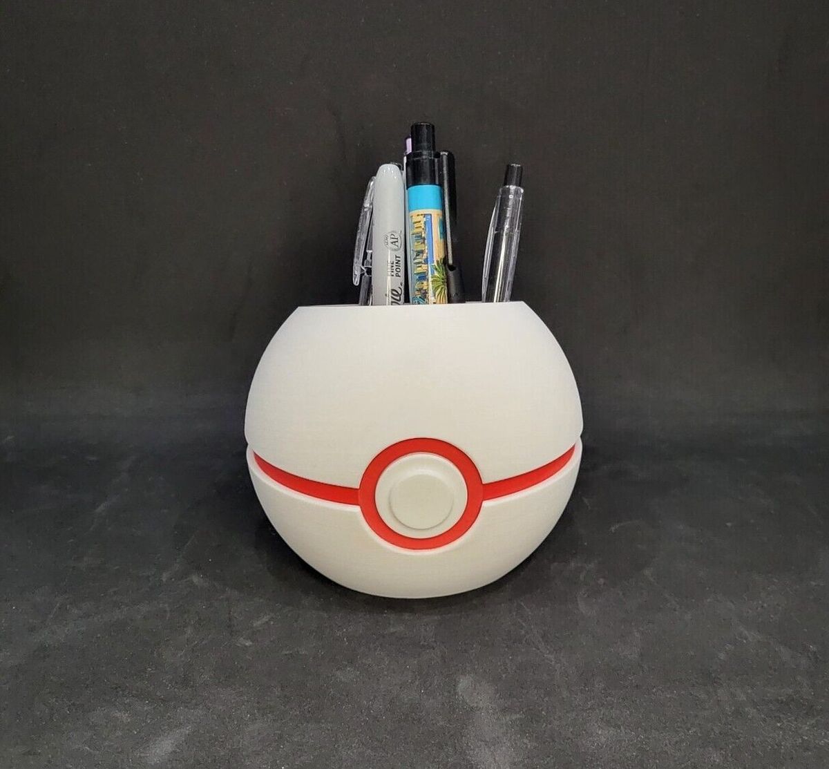 3D file Pencil Holder Pokeball ✏️・3D printer model to download