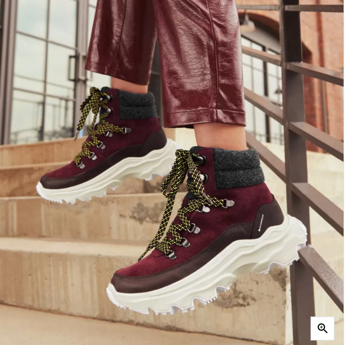 SOREL Kinetic Breakthru Conquest Boots Size 7 Waterproof Burgundy