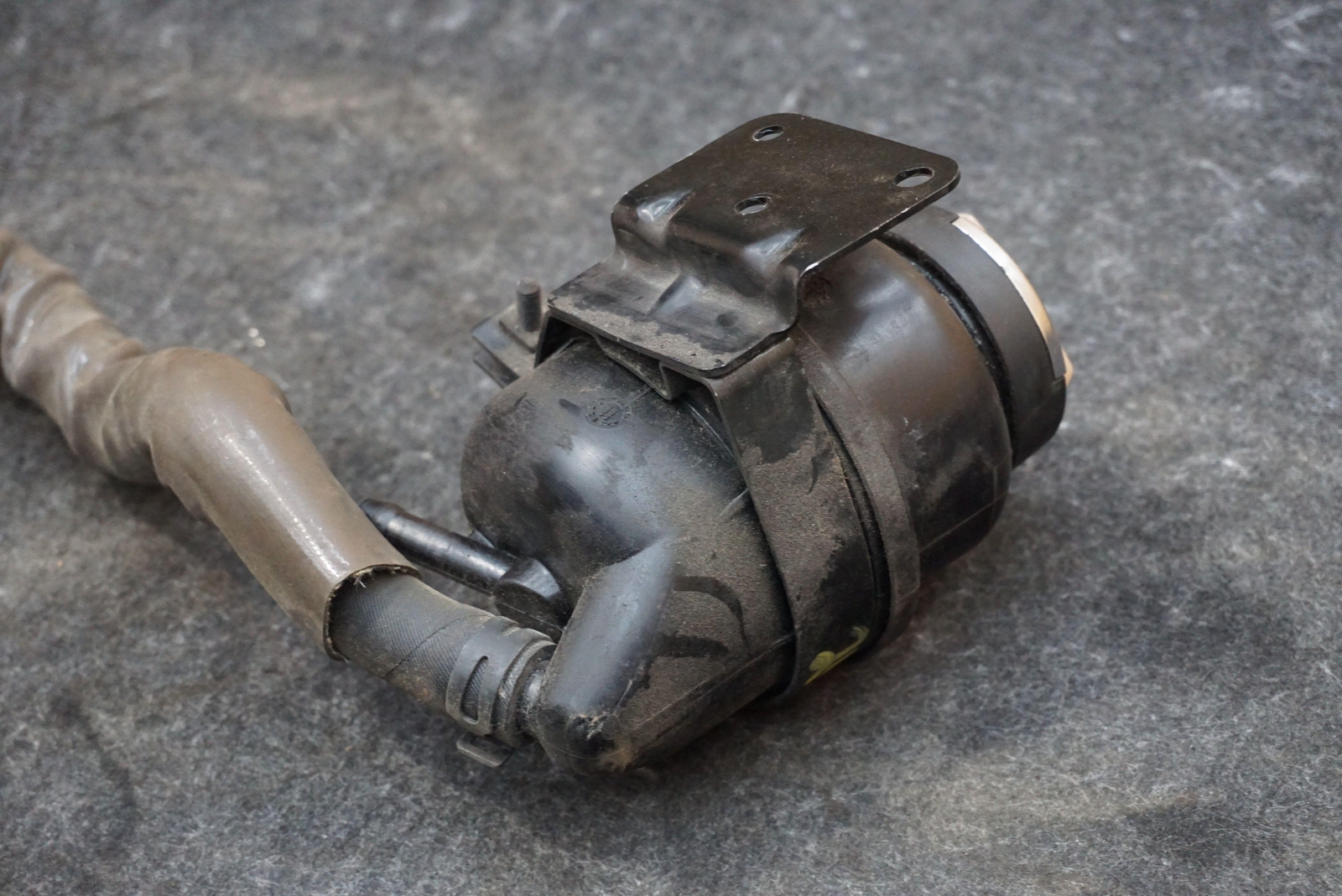 Power Steering Pump W/ Reservoir Tank & Hoses 420145157A Audi R8 Type 42 08-15
