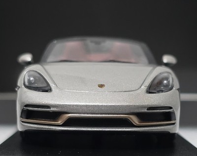 Porsche 718 (982) Boxster GT 25 Years Silver 1:43 Minichamps WAP