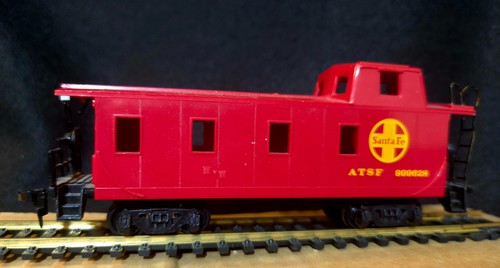Bachmann Santa Fe Caboose escala HO ATSF 999628 con acoplador Kadee | Zustand: Used