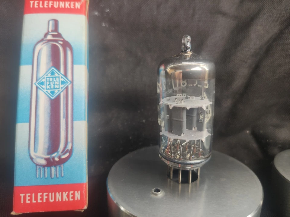 TELEFUNKEN ECC81  12AT made in west germany  - Imagem 3 de 4