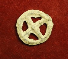 Fine Medieval Pilgrim Badge, 15. Century - Wheel Shaped
