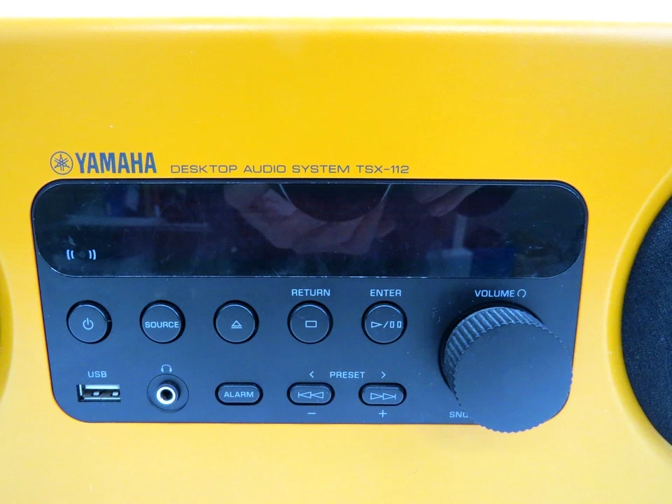 Yamaha TSX-112 Desktop Audio System AM/FM, AUX, USB, CD, 30 Pin Ipod Parts - Image 2 of 4