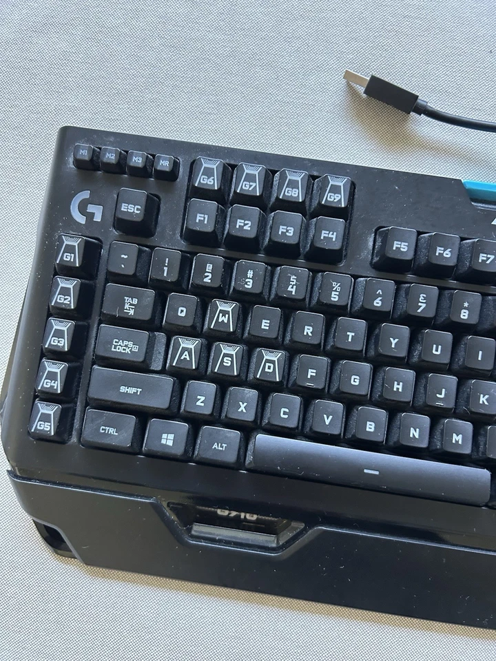 Logitech G910 Orion Spectrum RGB Mechanical Gaming Keyboard - Black - Image 2 of 4