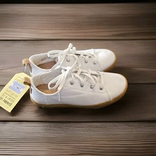 Toms Shoes Youth 4 Girl Casual Lace Up Sneakers 10011504 White Closed Toe NWT