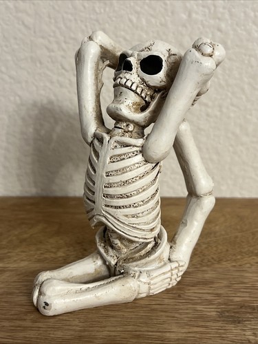 Skeleton In Yoga Position Halloween White Ceramic Skeleton Statue Figurine - 第 1/21 張圖片