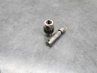 BSA Gold Star DBD 34 500 Oil Pump Drive & Gear #2 2983