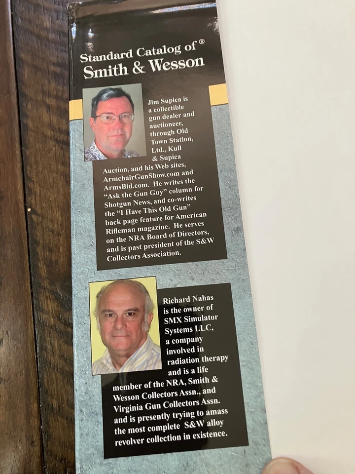 Catálogo Estándar de Smith y Wesson, libro de referencia de coleccionista Foto 2 de 4