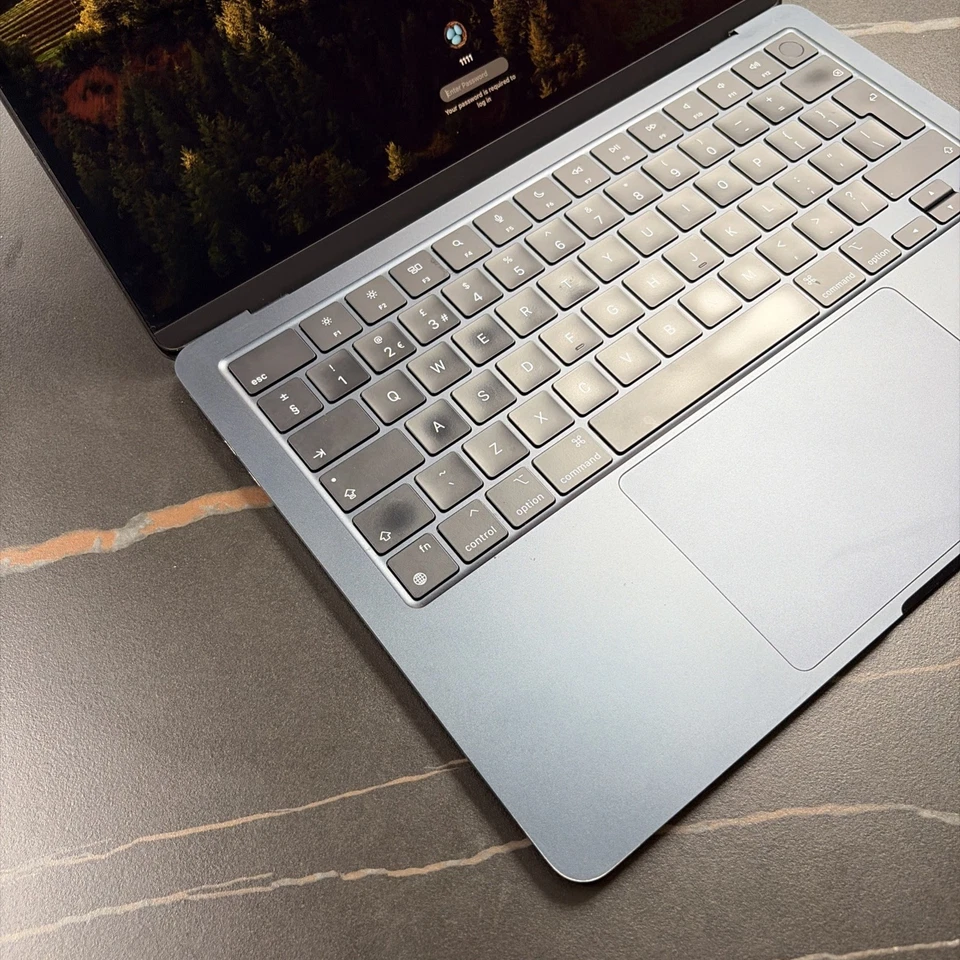 Apple MacBook Air 13" M2 · 16GB · 1TB, photo 2 of 5