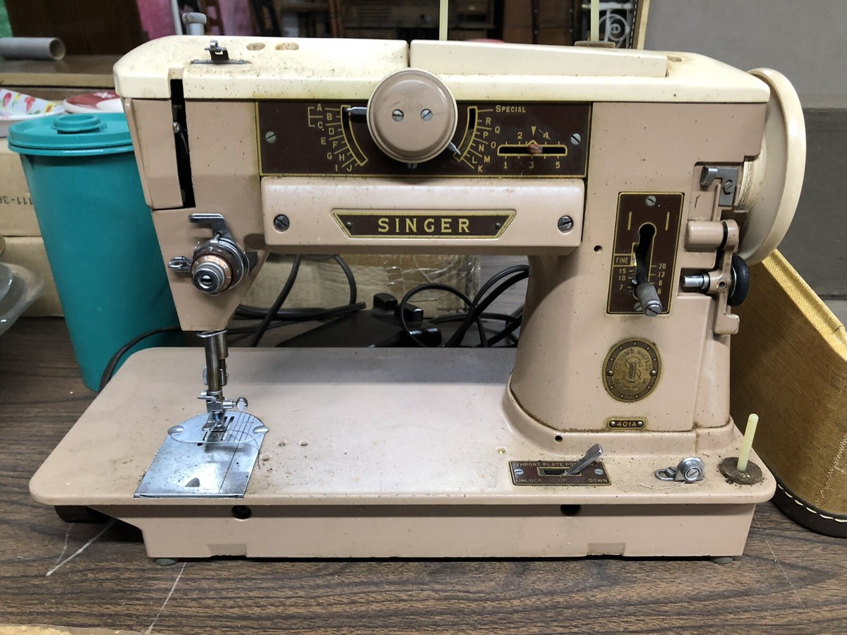 Vintage Singer 401A Slant-O-Matic Sewing Machine +Case, Pedal