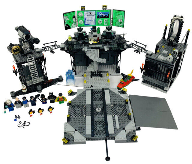 The Ultimate Batcave - The Lego Batman Movie  Lego batman movie, Lego  batman, Lego batmobile