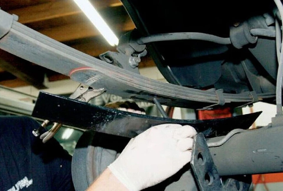 Kit de elevación trasero Add-A-Leaf 1,5"-2" para camioneta Toyota T100 1986-1995 Foto 2 de 2