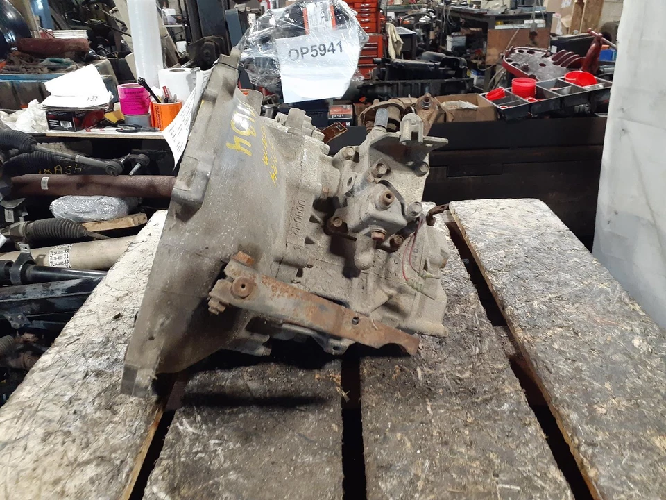 Used Manual Transmission Assembly fits: 1991 Geo Storm MT SOHC Grade A Foto 3 de 4