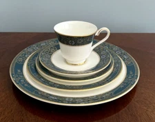 ROYAL DOULTON CARLYLE 5 Piece PLACE SETTING Dinner Salad Bread Plate Cup Saucer