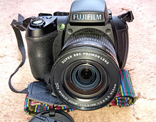 Fujifilm FinePix HS30EXR 16MP Digital Bridge Camera 24-720 Zoom . NEAR MINT!