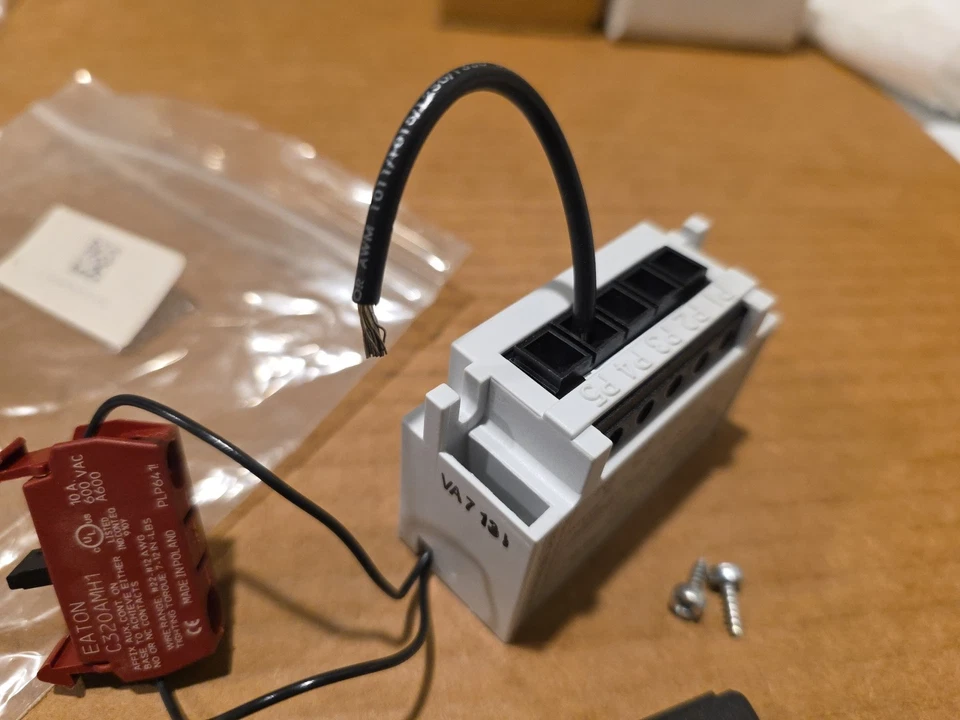 Eaton Cutler Hammer 2- Wire Mechanically Held Lighting Contactor Cat: C320MH2WH0 - Image 3 of 4