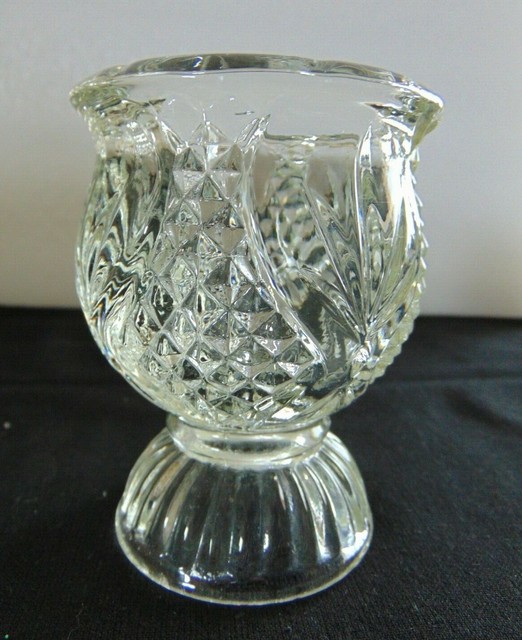 Avon by FOSTORIA Clear Glass Candle Holder Diamond Point Pineapple