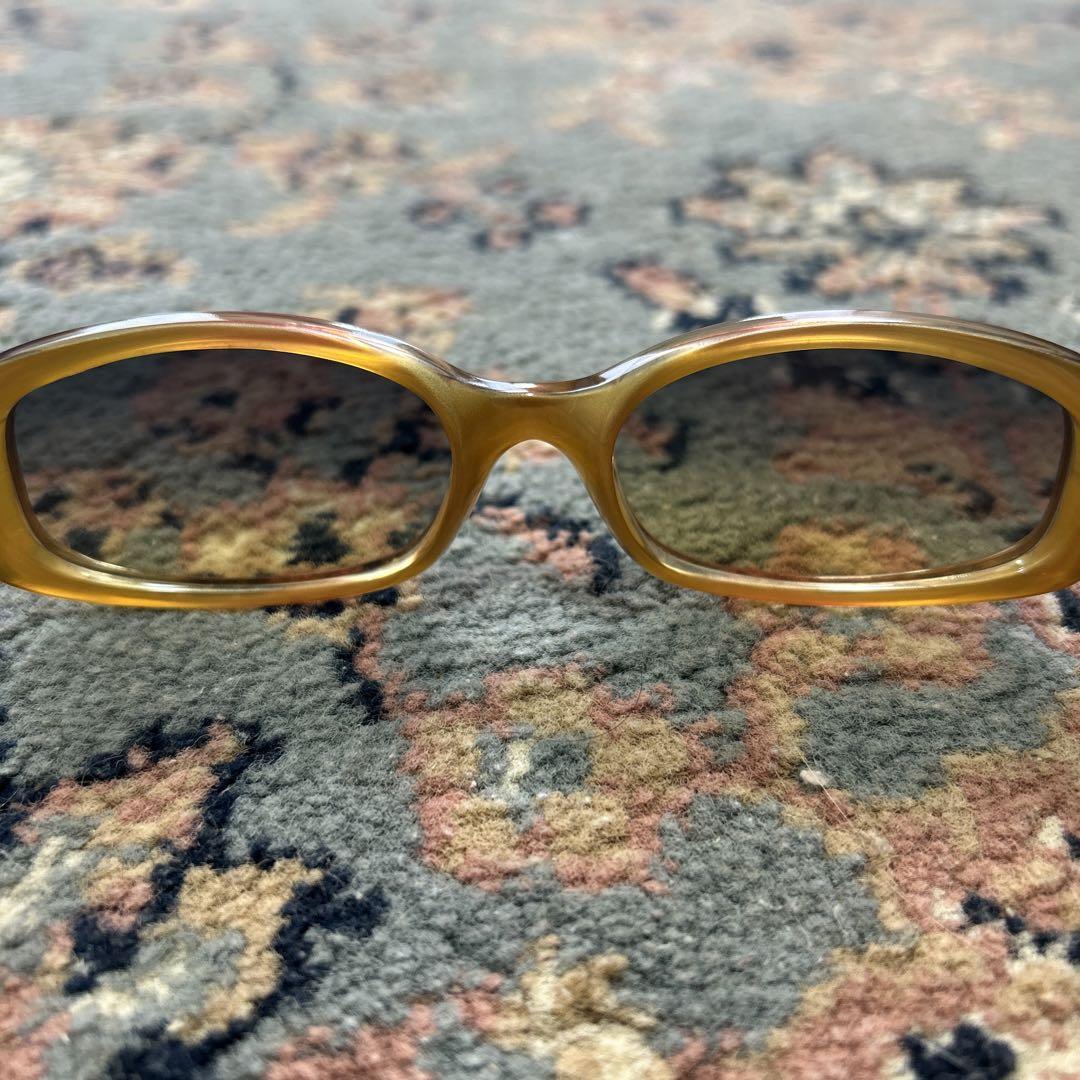 小物 00s FENDI Eyeware archive sunglass y2k 2000s Fendi Black & Cream Sunglasses with Buckle Detail - 小物
