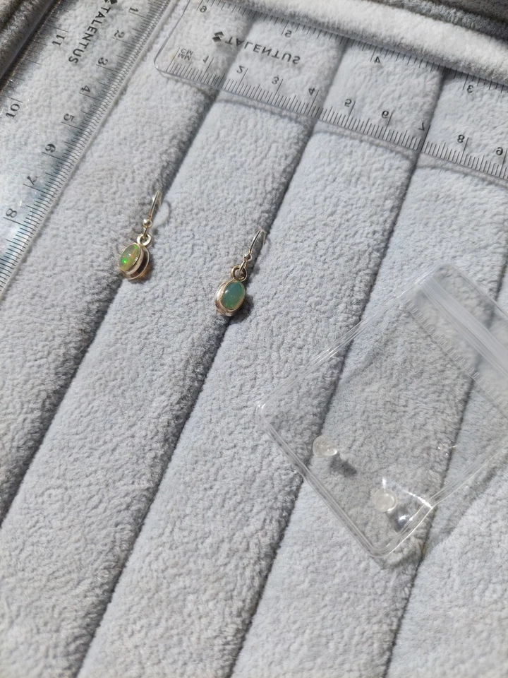 Sehr schöne kleine süße Ohringe mit echtem äthiopischen Opal in 925 Silber💛✨️ - Bild 4 von 4