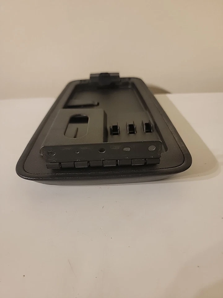 Tampa do console central Pontiac Torrent Chevrolet Equinox 2005 2006 2007 2008 2009 - Imagem 3 de 4