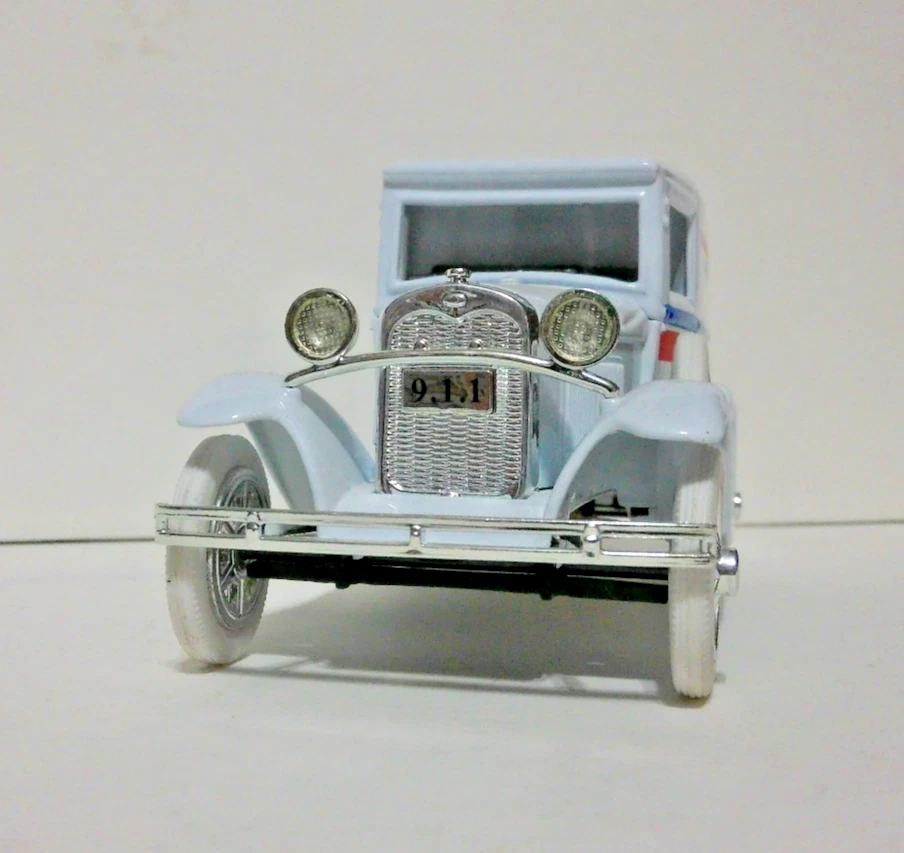 Liberty Classics Waterloo Police Service 25 aniversario vehículo fundido a presión Foto 3 de 4