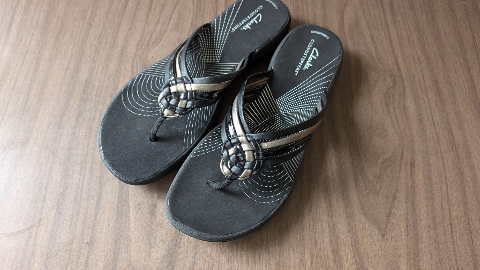 Eccellenti sandali infradito Cloudsteppers by CLARKS neri infradito 10