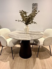 Cream Stone Round Dining Table – Marble Top, Fluted Black Pedestal Base
