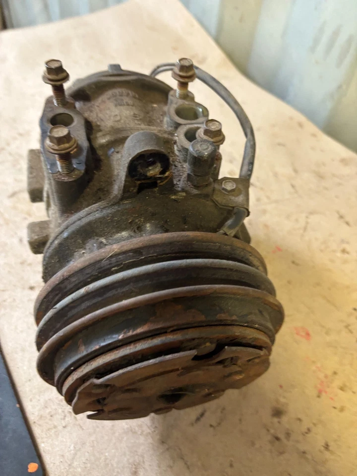 Dodge D150 D350 W150 W250 1993 1991 1989 Ramcharger D250 usado compresor de aire acondicionado OEM Foto 4 de 4