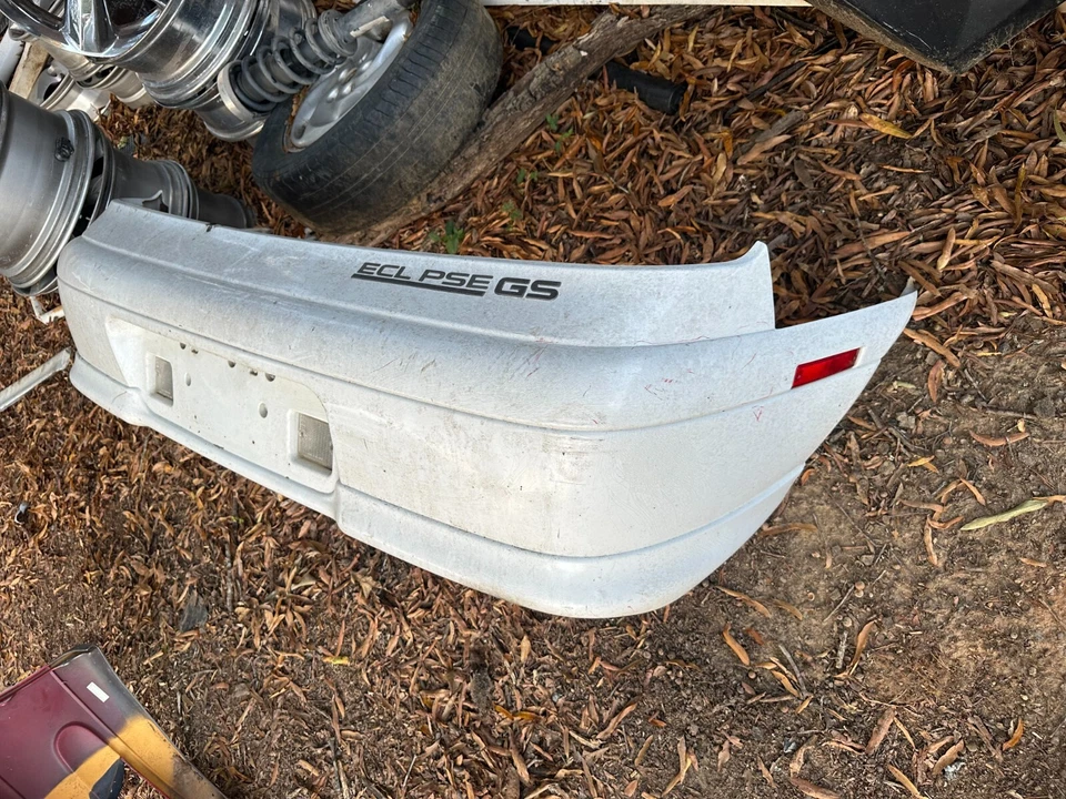 92-94 ECLIPSE TALON Laser 1G 1GB OEM CUBIERTA DE PARACHOQUES TRASERO Foto 2 de 4