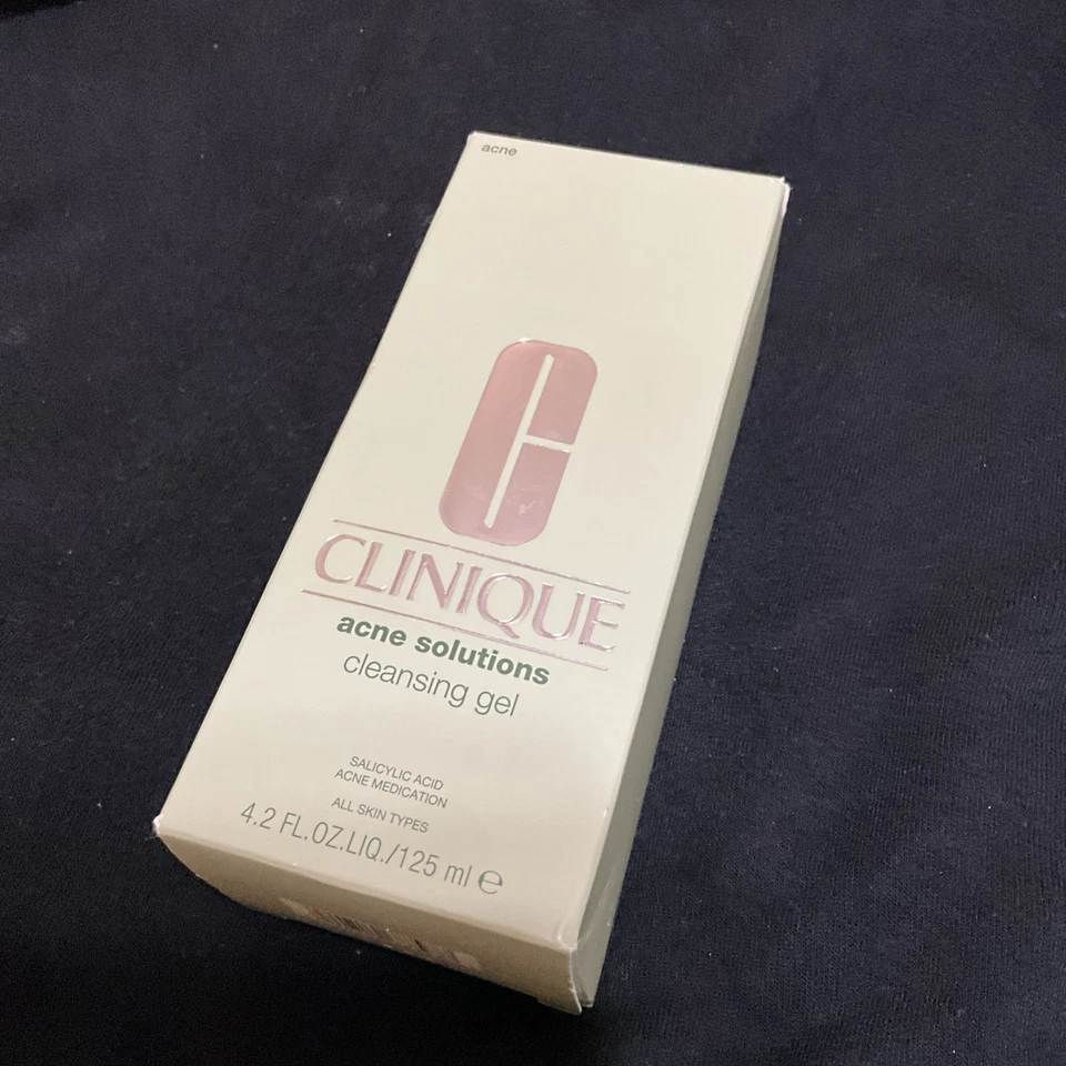 Gel limpiador Clinique Acne Solutions 4,2 OZ Foto 3 de 3