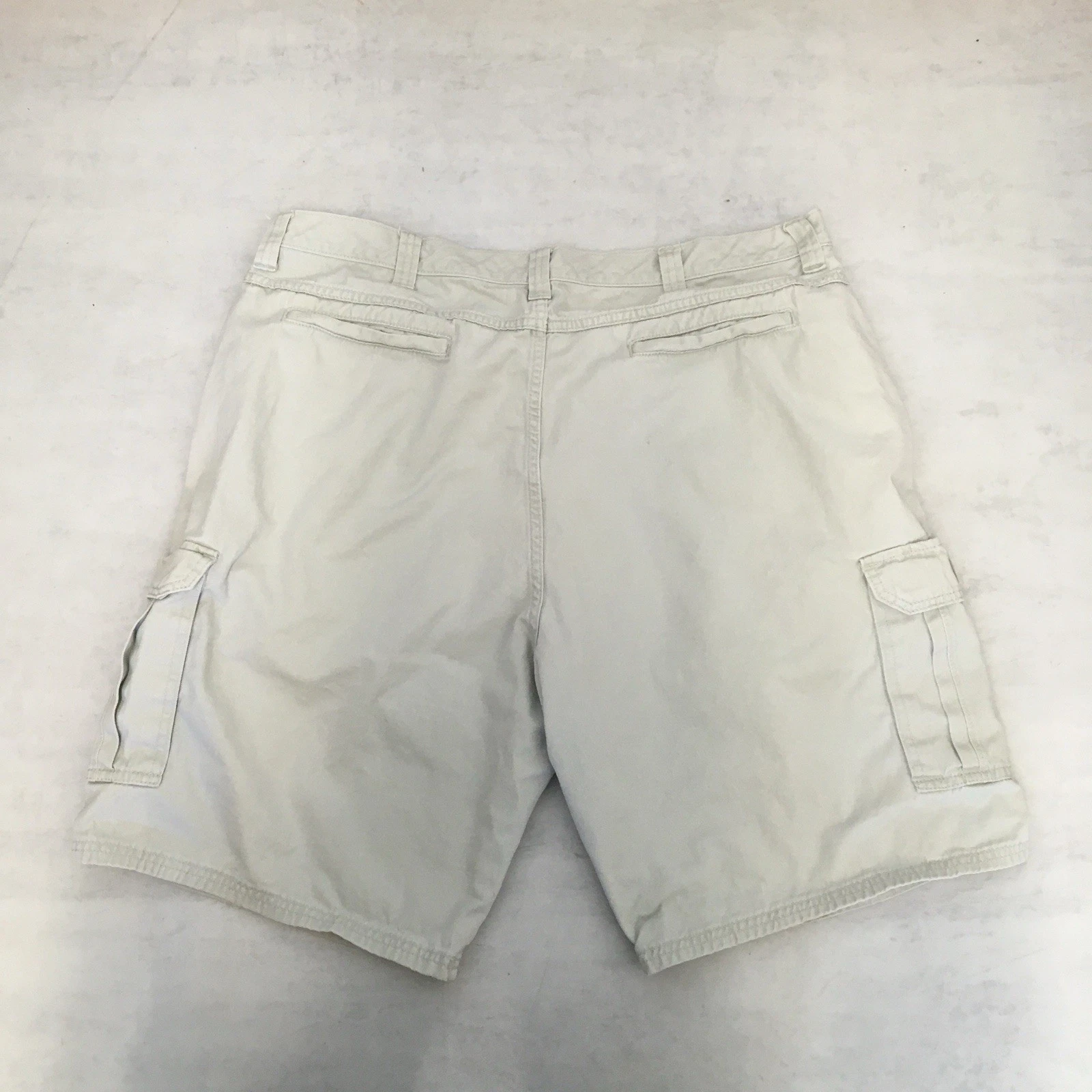 Wrangler Shorts Mens 40 Beige Cargo Pockets Utility Workwear Outdoor USA