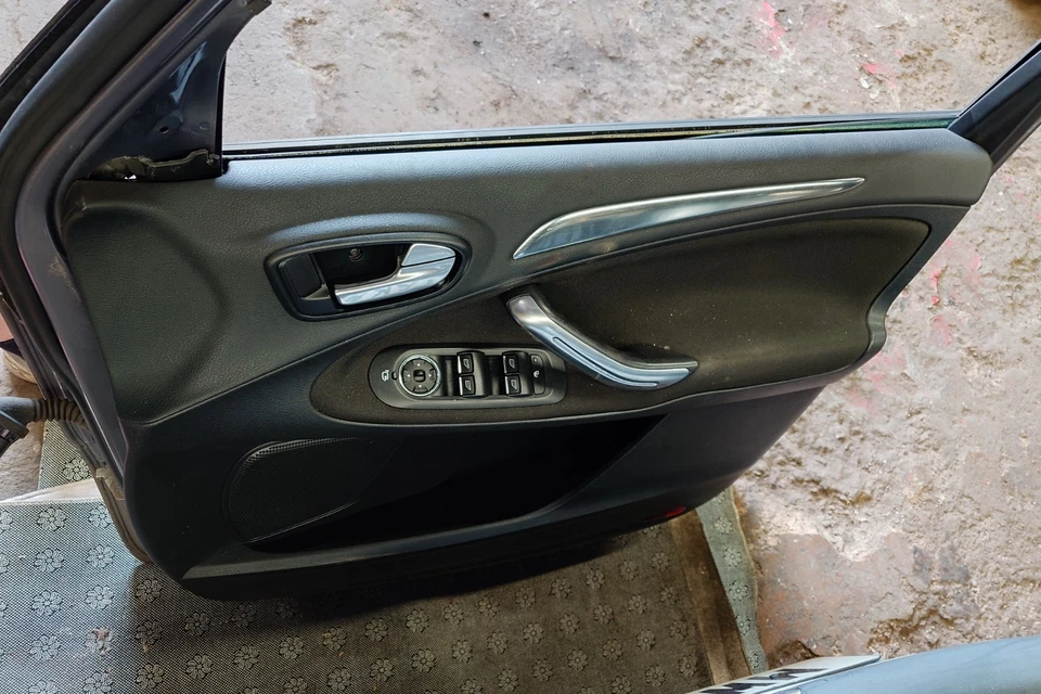 PUERTA DELANTERA FORD GALAXY LADO CONDUCTOR 2006-2015 MK3 GRIS (CIELO LUNAR)  Foto 4 de 4