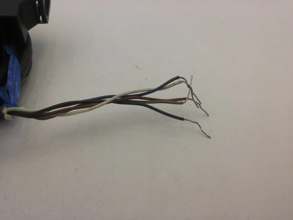 BANNER D12EN6FV GLASS FIBER OPTIC SENSOR 10-30VDC SPST NPN 2M 6.5 FT CABLE NNB - Image 2 of 4