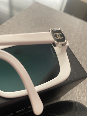 CHANEL 5175 c.900/3c Black/White Logo Sunglasses- Excellent