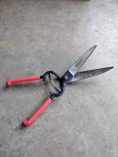 CORONA GRASS & SOD CUTTING SHEARS GS 6750 - MADE IN USA