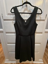 Ladies Little Black Dress V Neck Sleeveless Back Zipper M