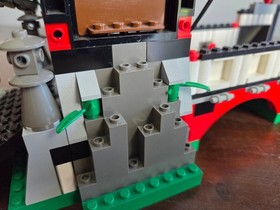 Lego 6089 Stone Tower Bridge - Complete Set - Includes Instructions