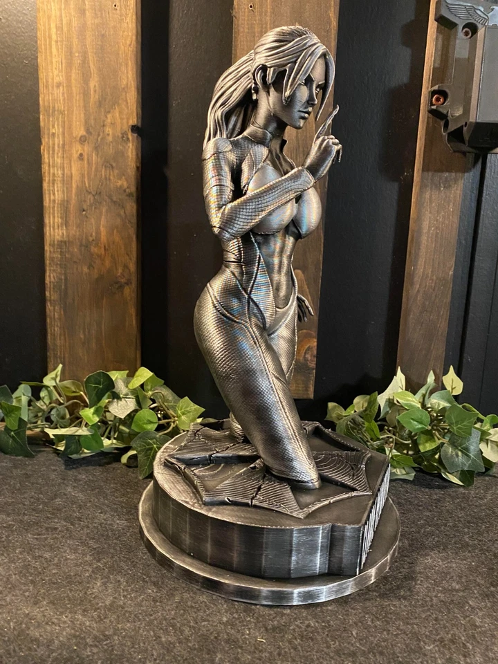 Estatua Resident Evil Claire Redfield 13 pulgadas de alto Foto 2 de 4